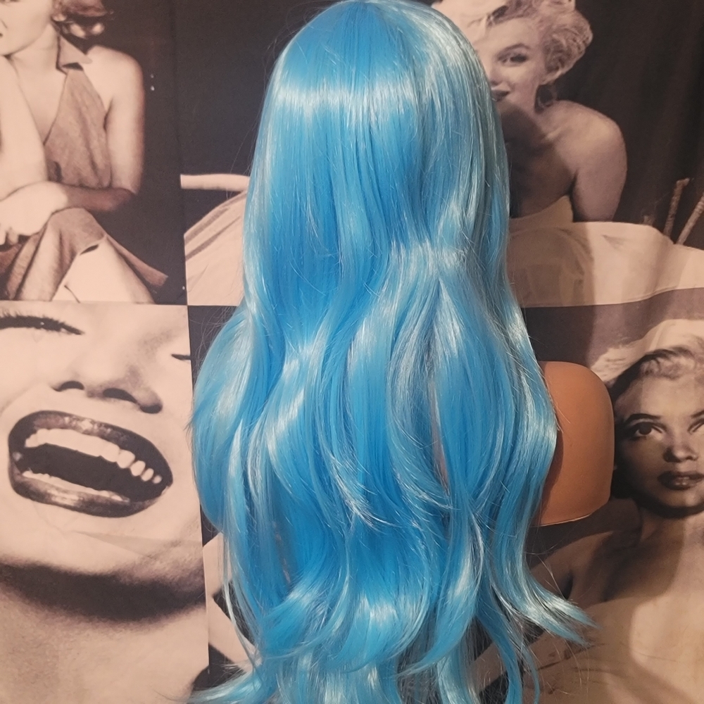 Wig - Picture 3 of 3